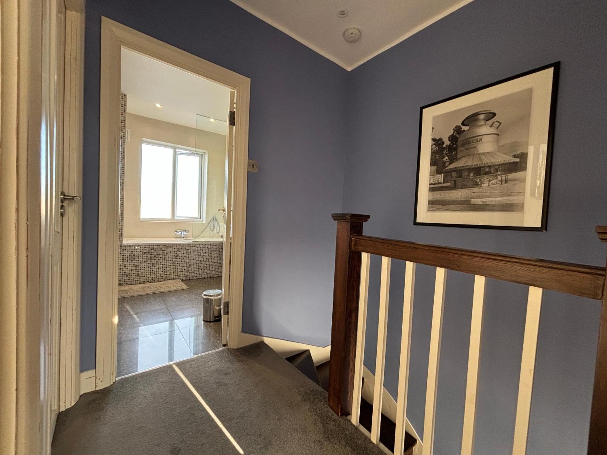 Entire House Floor Perfect For Couples & Freelancers - Available For Single Too Hotel Londra Exterior foto